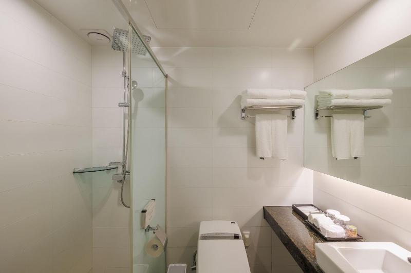 Fine Hotel image
