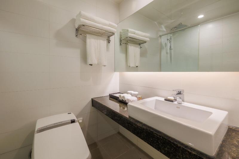 Fine Hotel image
