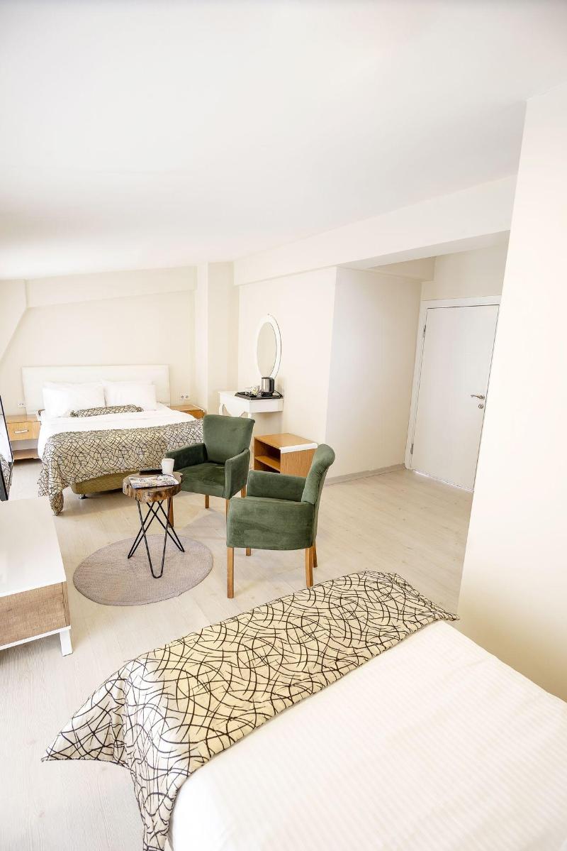 THE CORNER INN HOTELS BY SUiT image