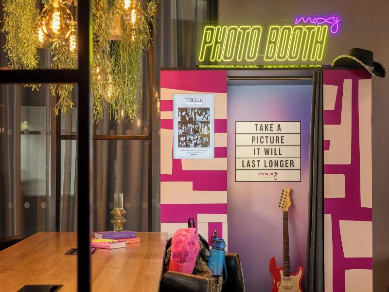 Moxy Glasgow Merchant City image