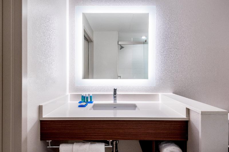 Holiday Inn Express Suites Santa Ana Orange County photo 18