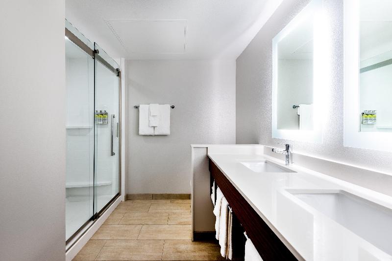 Holiday Inn Express Suites Santa Ana Orange County photo 19