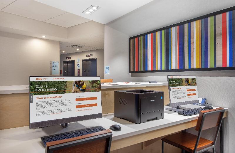 Holiday Inn Express Williamsburg image