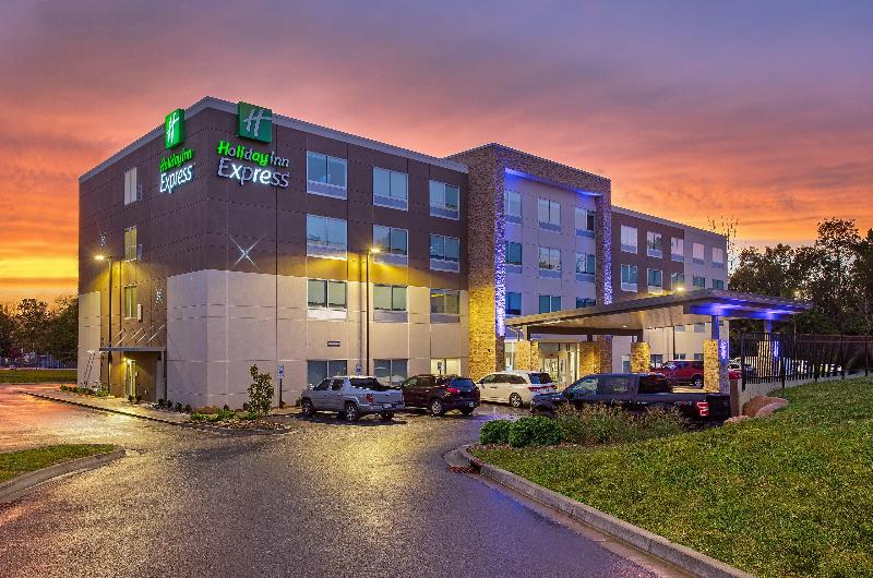 Holiday Inn Express Williamsburg image
