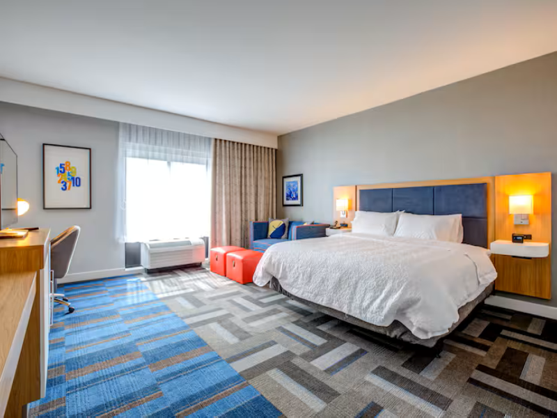 Hampton Inn Boston/Waltham image