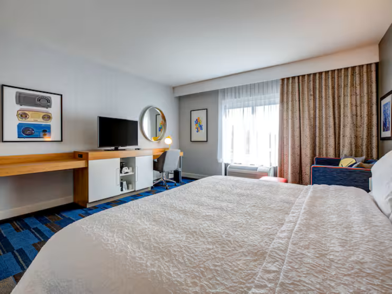 Hampton Inn Boston/Waltham image