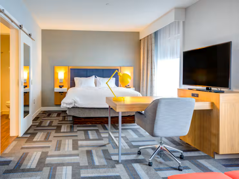 Hampton Inn Boston/Waltham image