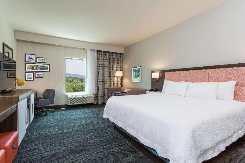 Hampton Inn Cumberland, Md image