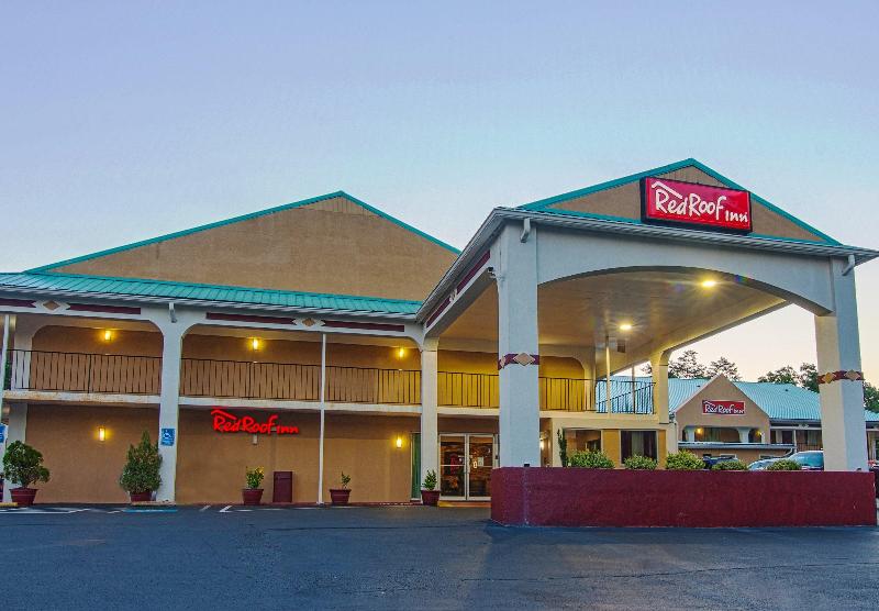 Red Roof Inn Crossville image