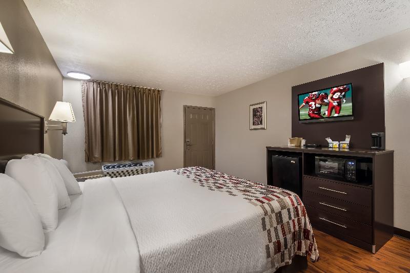 Red Roof Inn Crossville image