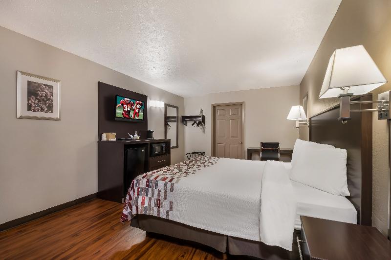 Red Roof Inn Crossville image