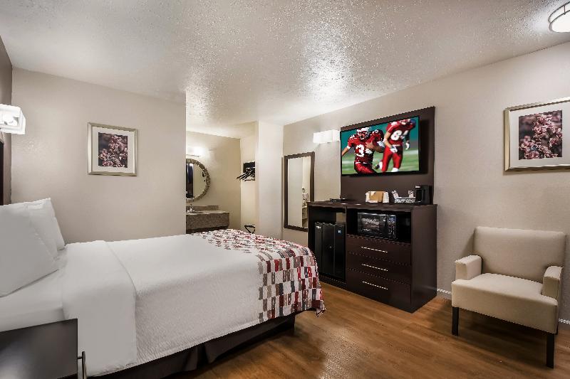 Red Roof Inn Crossville image