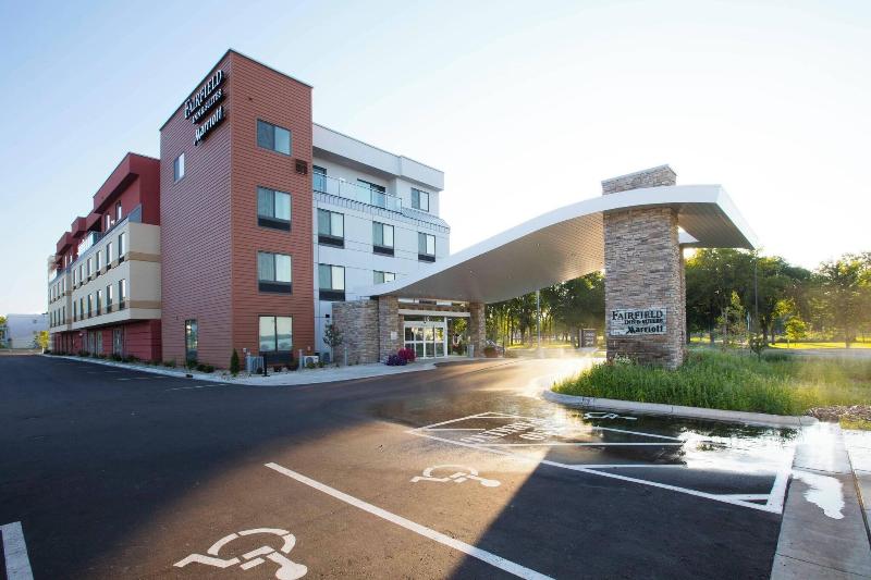 Fairfield Inn & Suites Detroit Lakes image