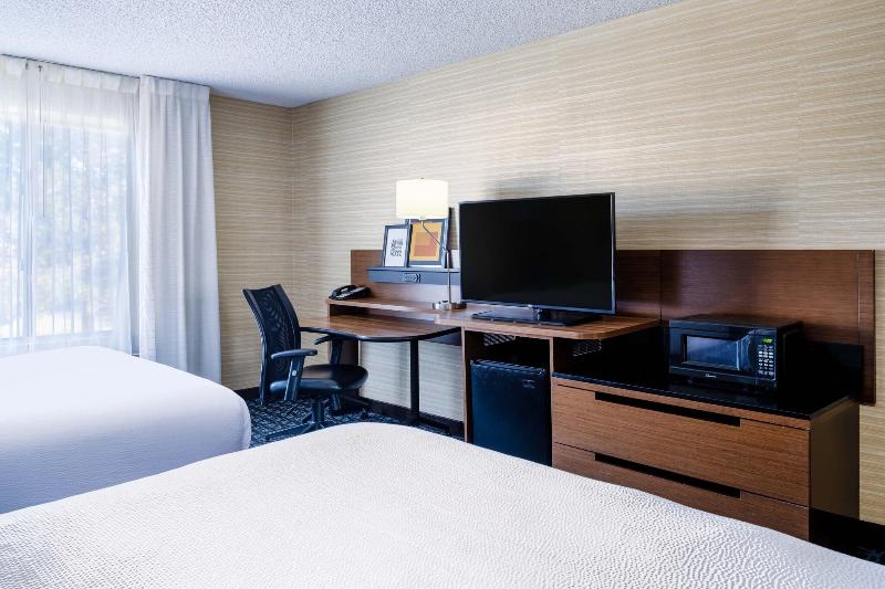 Fairfield Inn & Suites Detroit Lakes image
