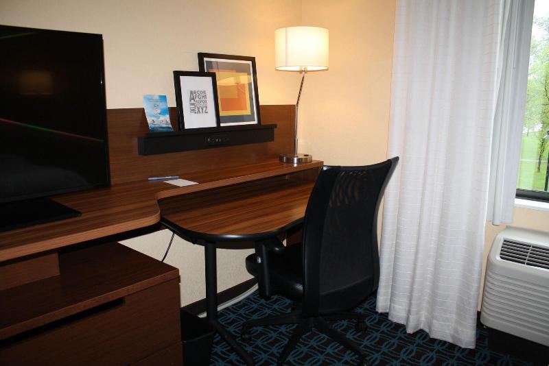 Fairfield Inn & Suites Detroit Lakes image