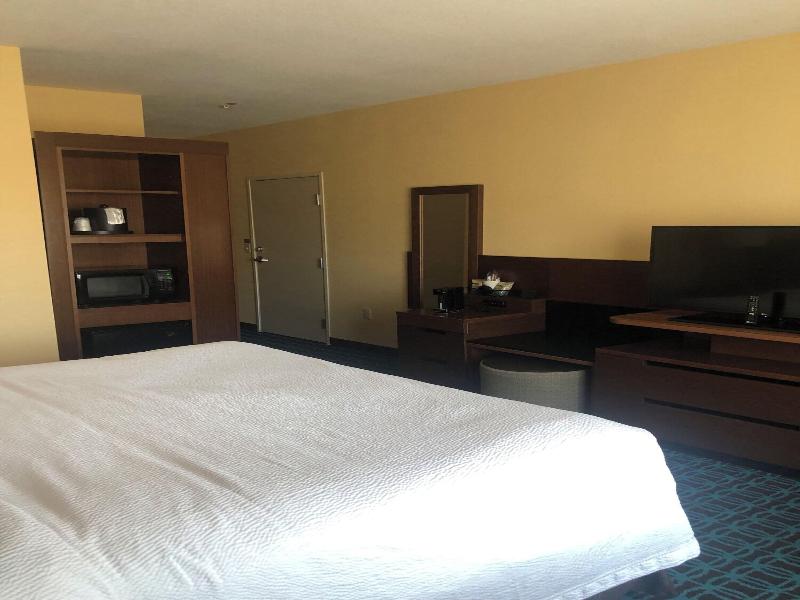 Fairfield Inn & Suites Detroit Lakes image