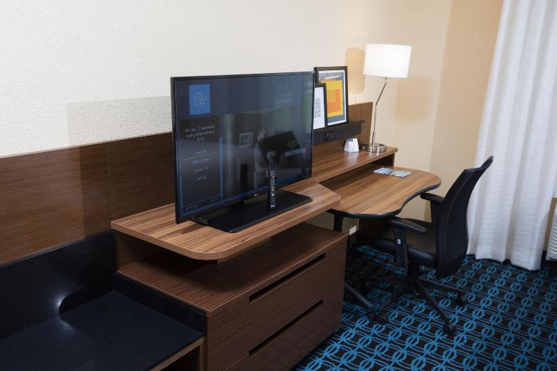 Fairfield Inn & Suites Detroit Lakes image