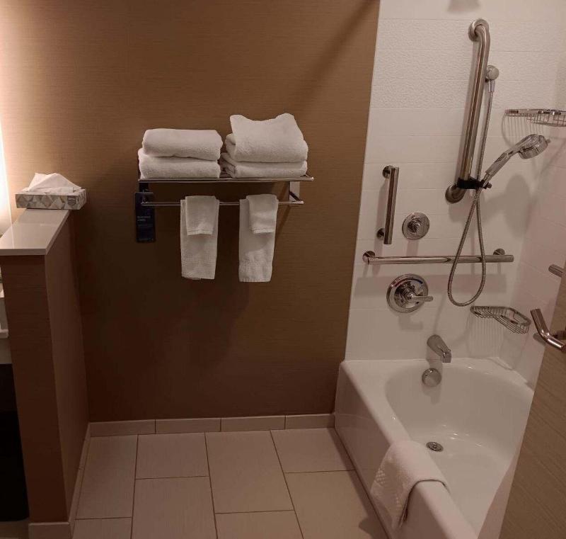 Fairfield Inn & Suites Detroit Lakes image