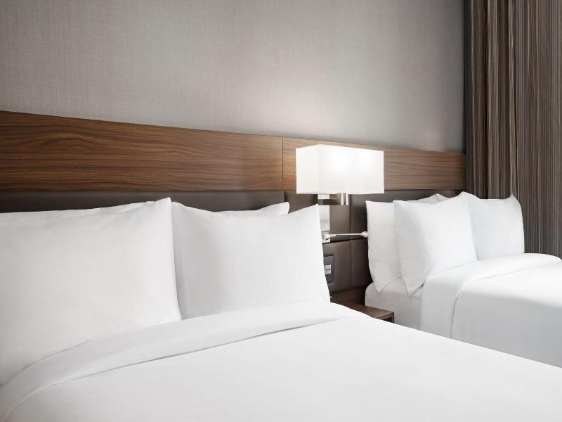 AC Hotel New York Downtown image