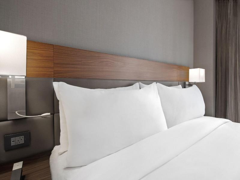 AC Hotel New York Downtown image