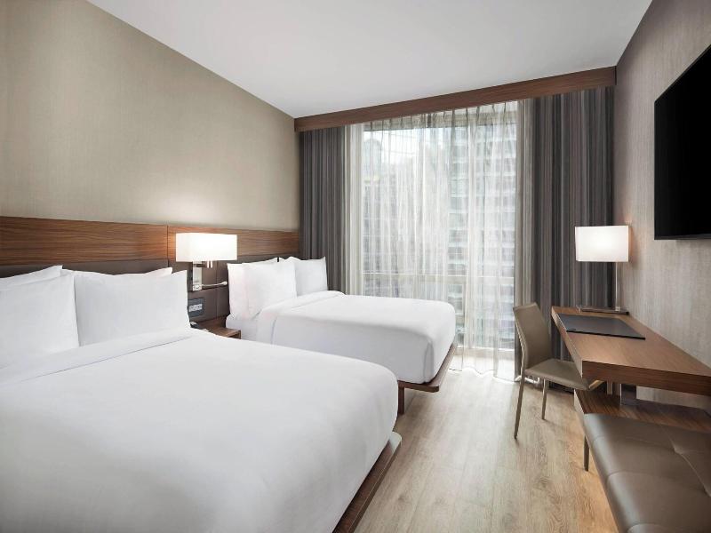 AC Hotel New York Downtown image