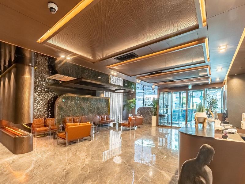 L&L Cantral Hotel