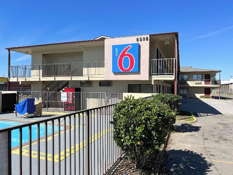 Motel 6 Hattiesburg, MS