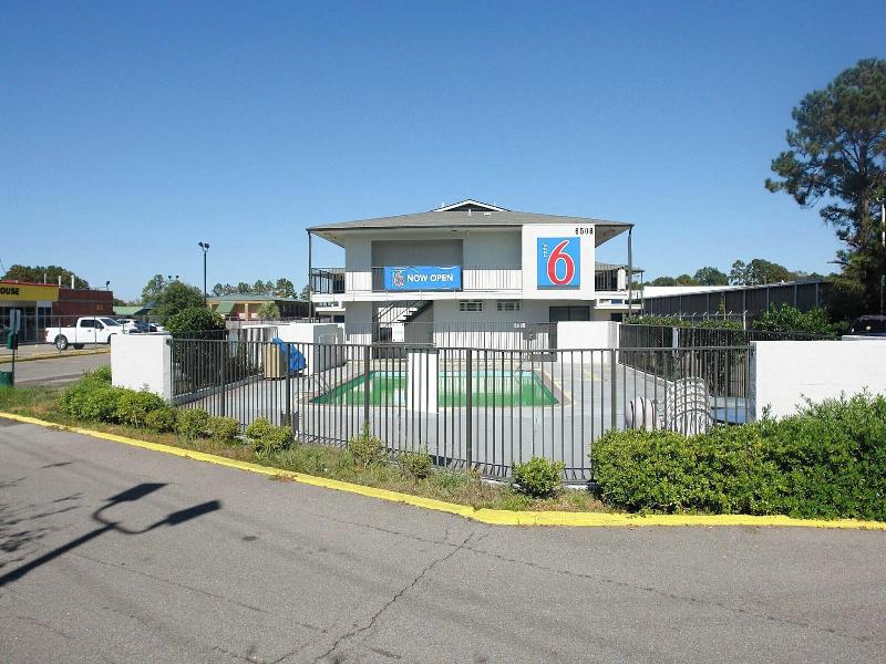 Motel 6 Hattiesburg, MS
