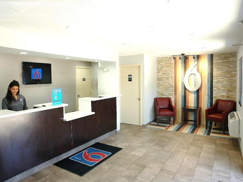 Motel 6 Hattiesburg, MS