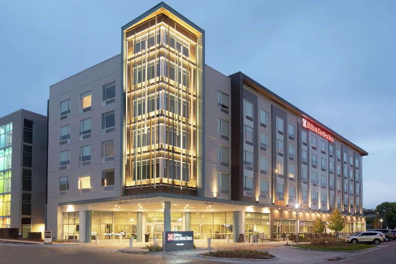 Hilton Garden Inn Omaha Aksarben Village image
