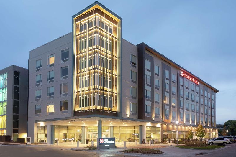 Hilton Garden Inn Omaha Aksarben Village image