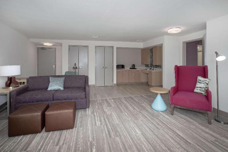 Hilton Garden Inn Omaha Aksarben Village image