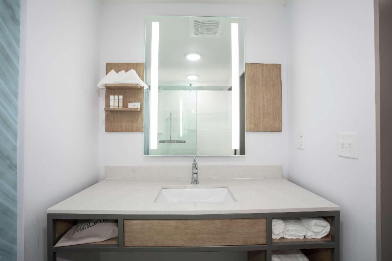Hilton Garden Inn Omaha Aksarben Village image
