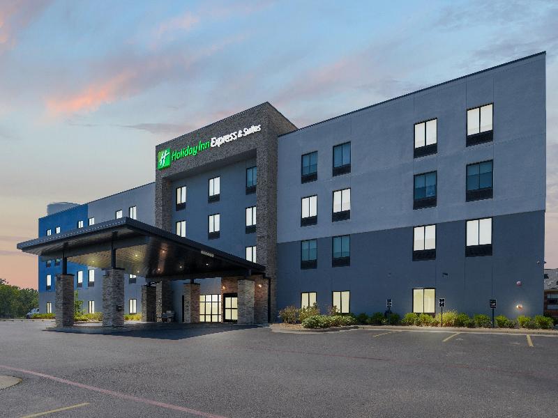 Holiday Inn Express and Suites White Hall