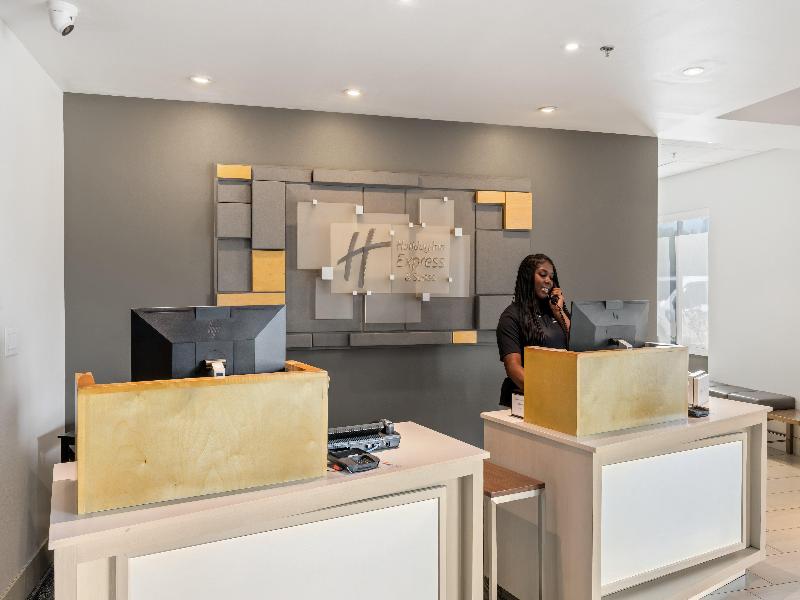 Holiday Inn Express and Suites White Hall