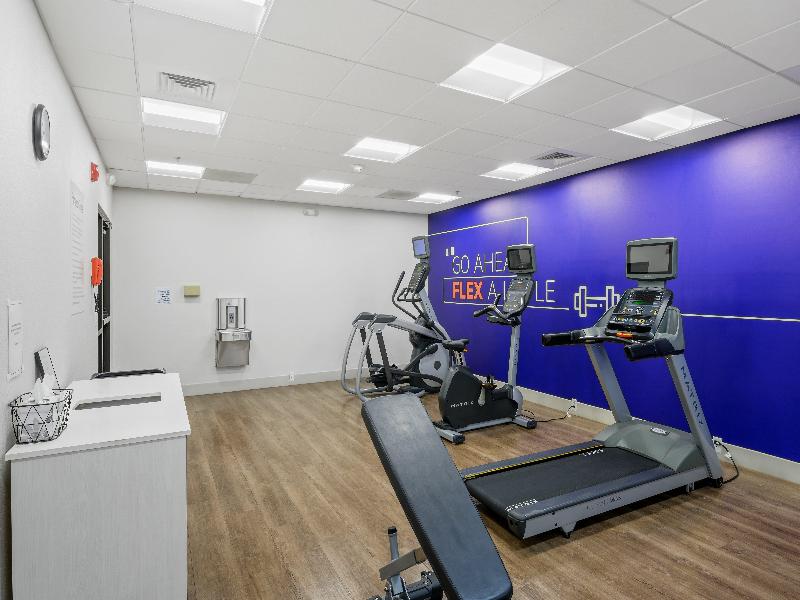 Holiday Inn Express and Suites White Hall image