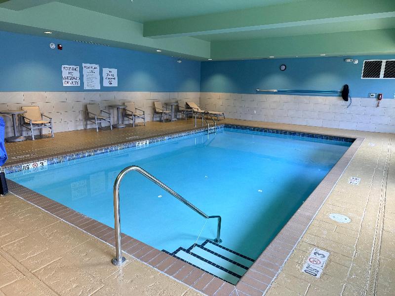 Holiday Inn Express and Suites White Hall