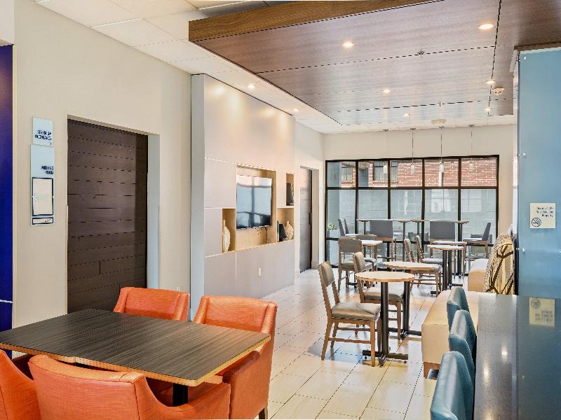 Holiday Inn Express and Suites White Hall