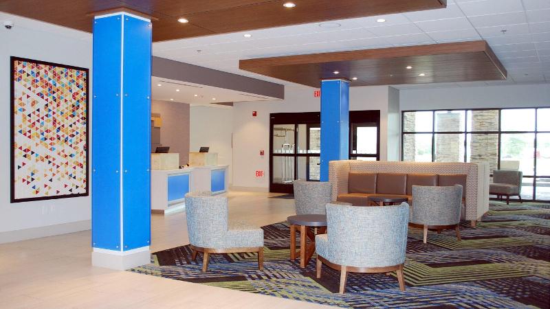 Holiday Inn Express and Suites White Hall image