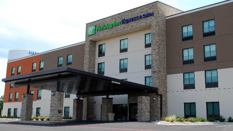 Holiday Inn Express and Suites White Hall image