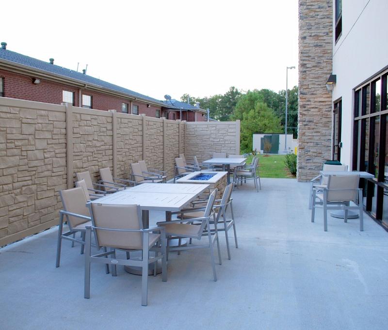 Holiday Inn Express and Suites White Hall image