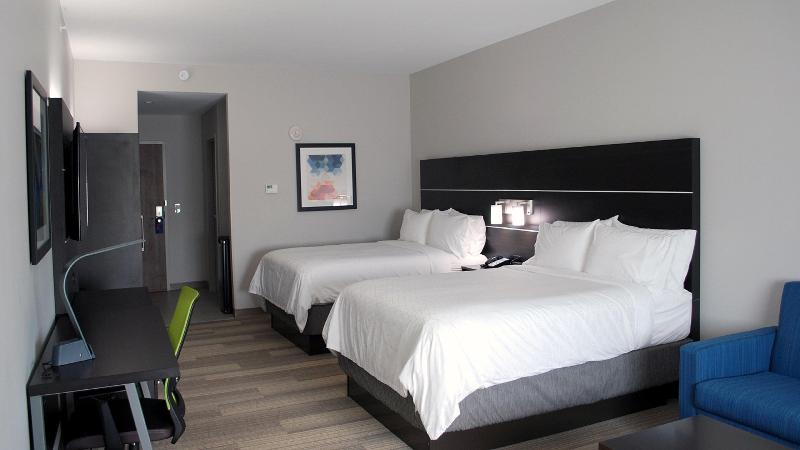 Holiday Inn Express and Suites White Hall image