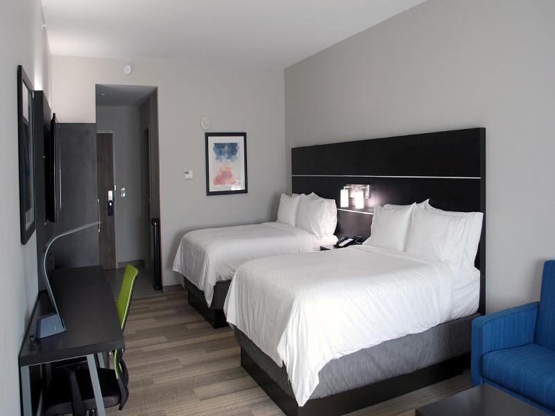 Holiday Inn Express and Suites White Hall image