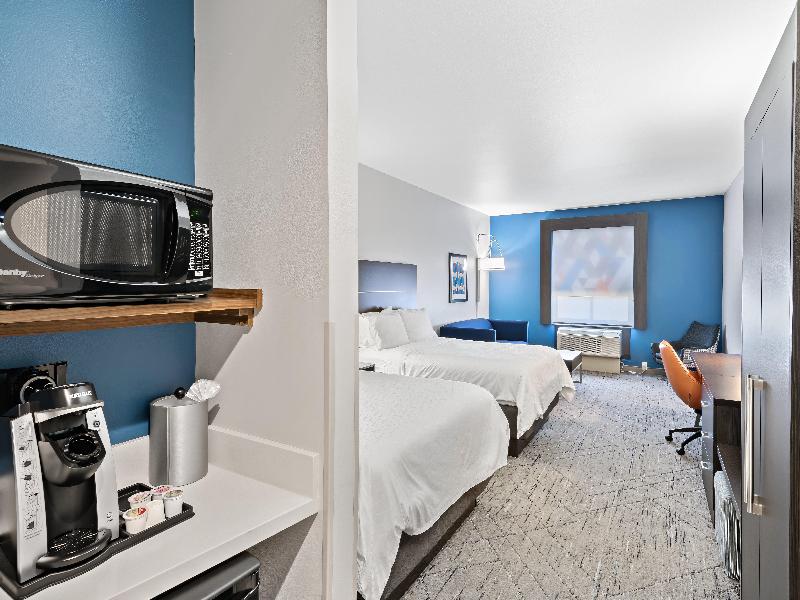 Holiday Inn Express and Suites White Hall image