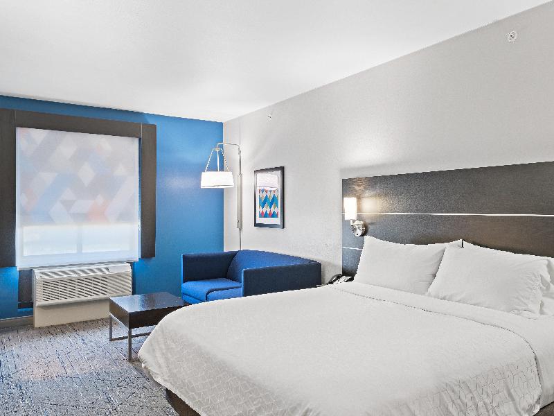 Holiday Inn Express and Suites White Hall image