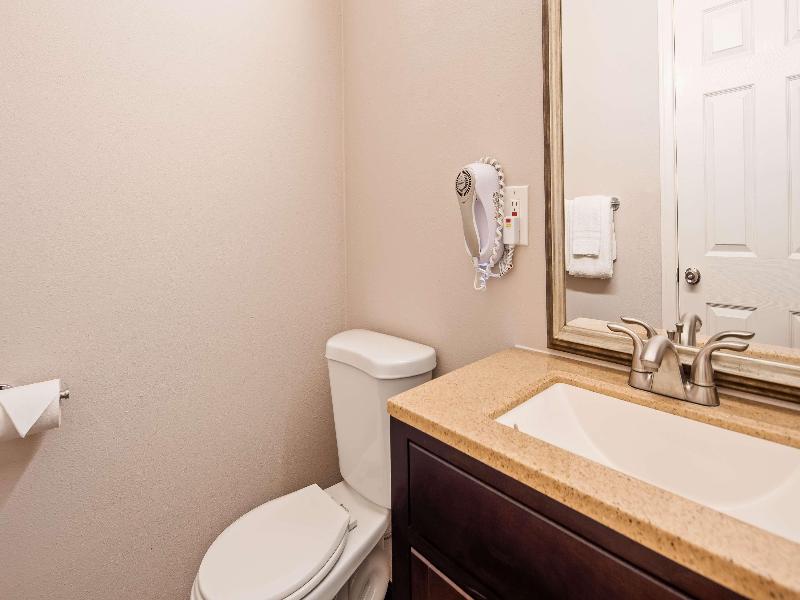 Azul Inn & Suites image