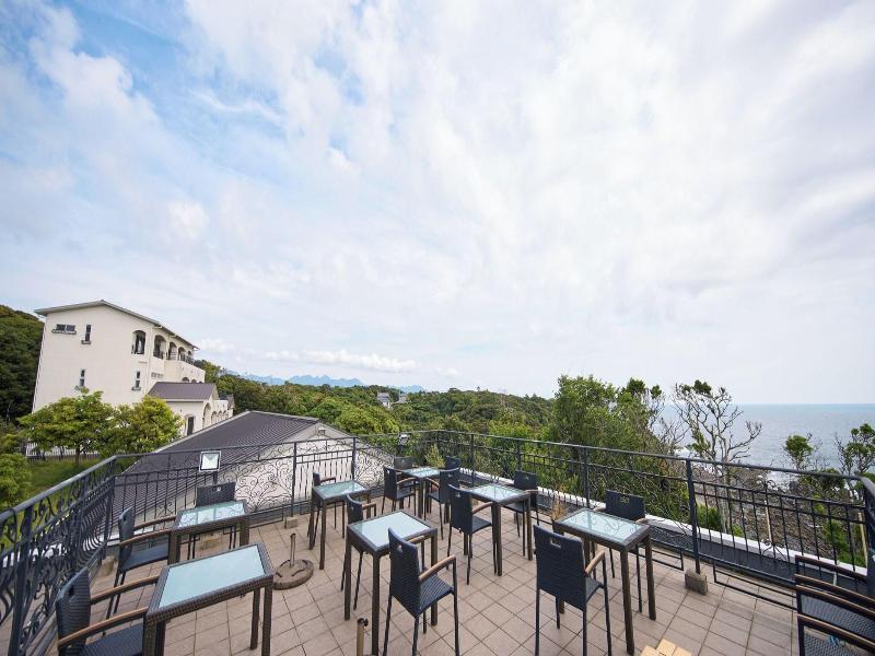 Hotel Holistic Resort image