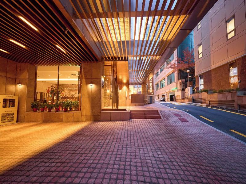 Capace Hotel  image
