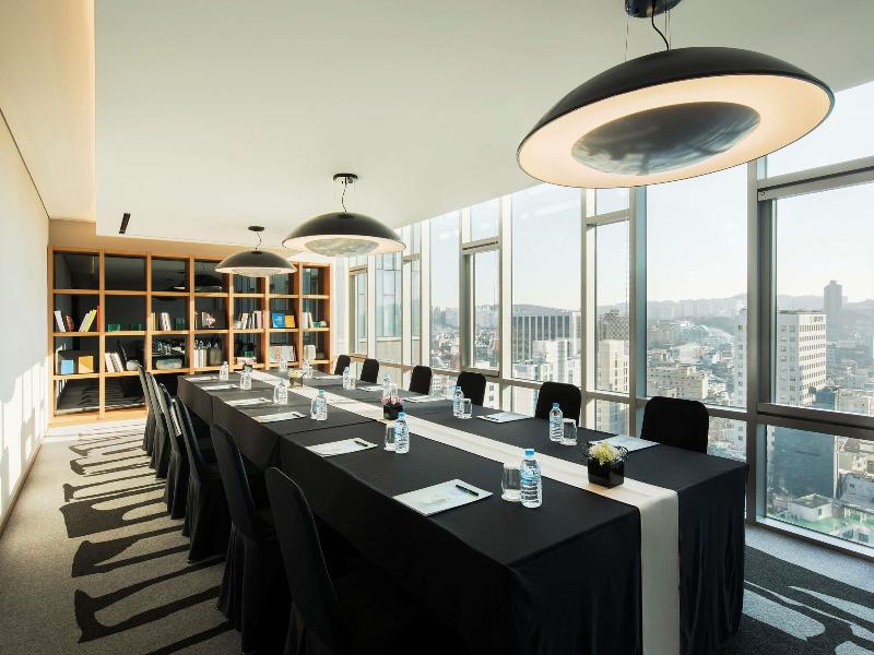 Novotel Ambassador Seoul Dongdaemun Hotel image