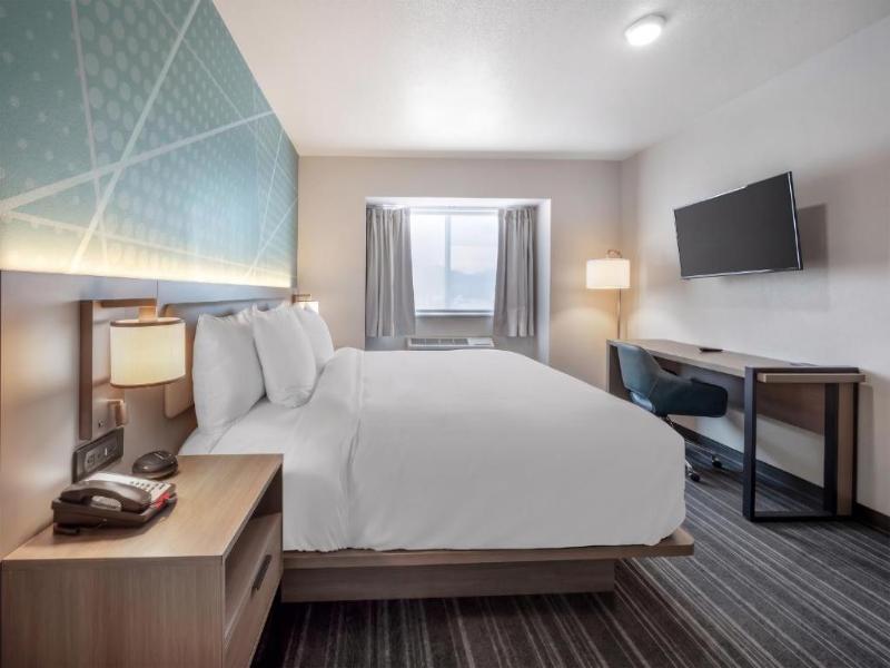 SUITE KING SIZE BED
